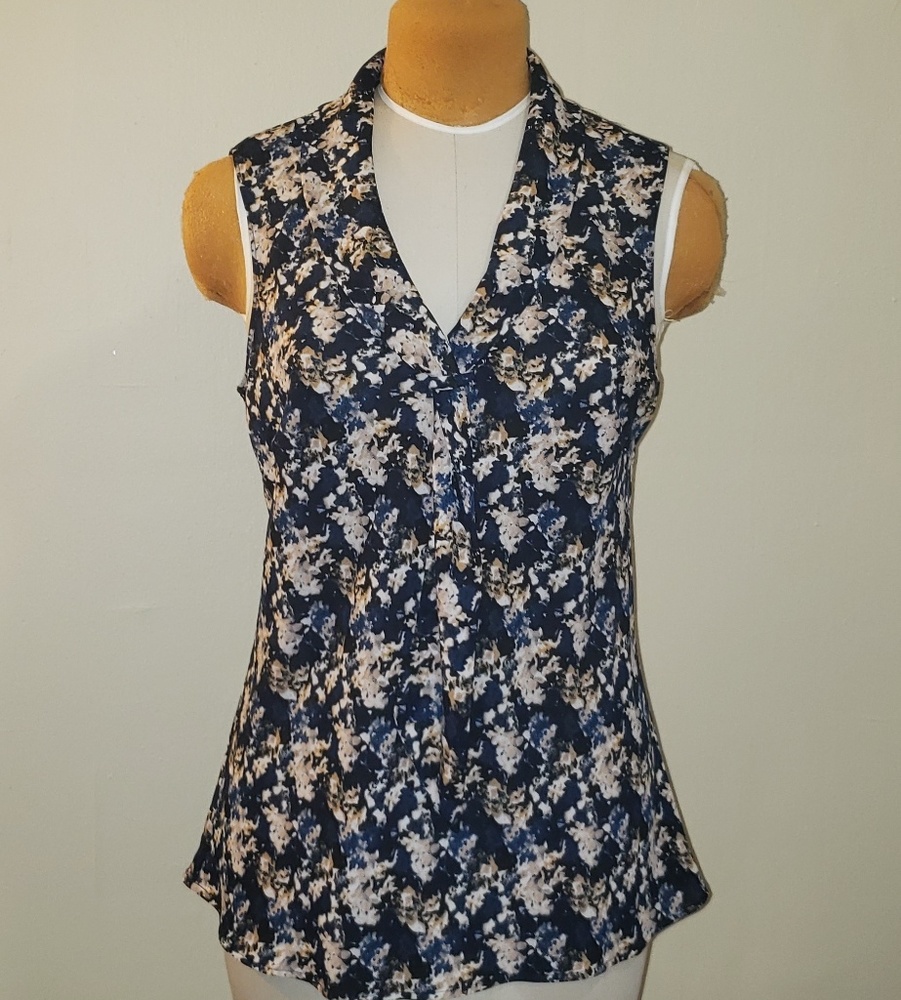 Tahari Floral Sleeveless Work Shirt